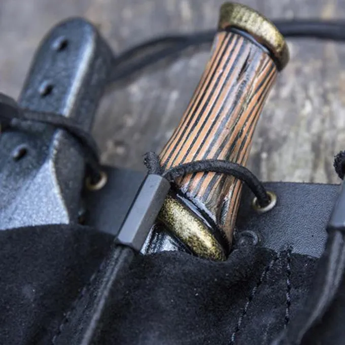 Epic Armoury Gürtelhalter Für 3 LARP Wurfmesser, Schwarz 4 Epic Armoury Gürtelhalter Für 3 LARP Wurfmesser, Schwarz – Bild 4