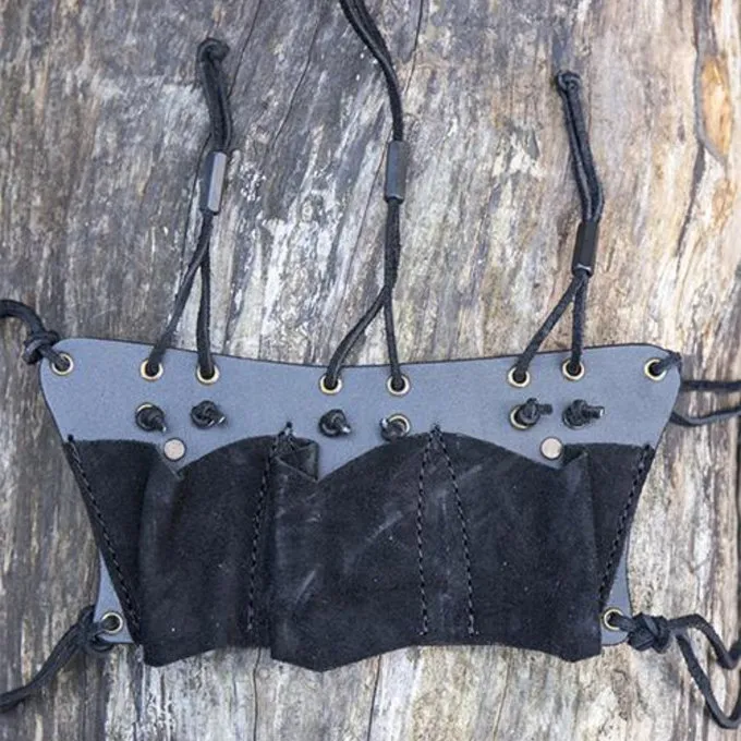Epic Armoury Gürtelhalter Für 3 LARP Wurfmesser, Schwarz 1 Epic Armoury Gürtelhalter Für 3 LARP Wurfmesser, Schwarz