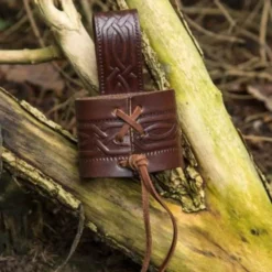 Epic Armoury Leder Trinkhornhalter Edda, Braun -Mittelalter Welt leder trinkhornhalter edda braun 2