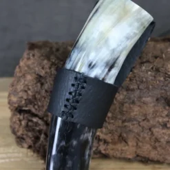 Mytholon Trinkhorn Gürtelhalter Louis Schwarz -Mittelalter Welt trinkhorn guertelhalter louis schwarz 3