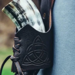 Leonardo Carbone Trinkhornhalter Triquetra, Dunkelbraun