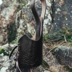 Leonardo Carbone Trinkhornhalter Triquetra, Schwarz